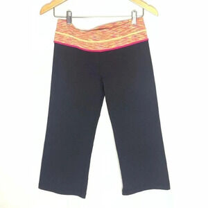 Lululemon Multi color Capri Size 6 EUC